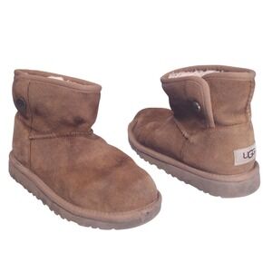 UGG Jona Chestnut Suede Shearling Mini Boots Side Snap Button Youth Sz 2‎ --Read